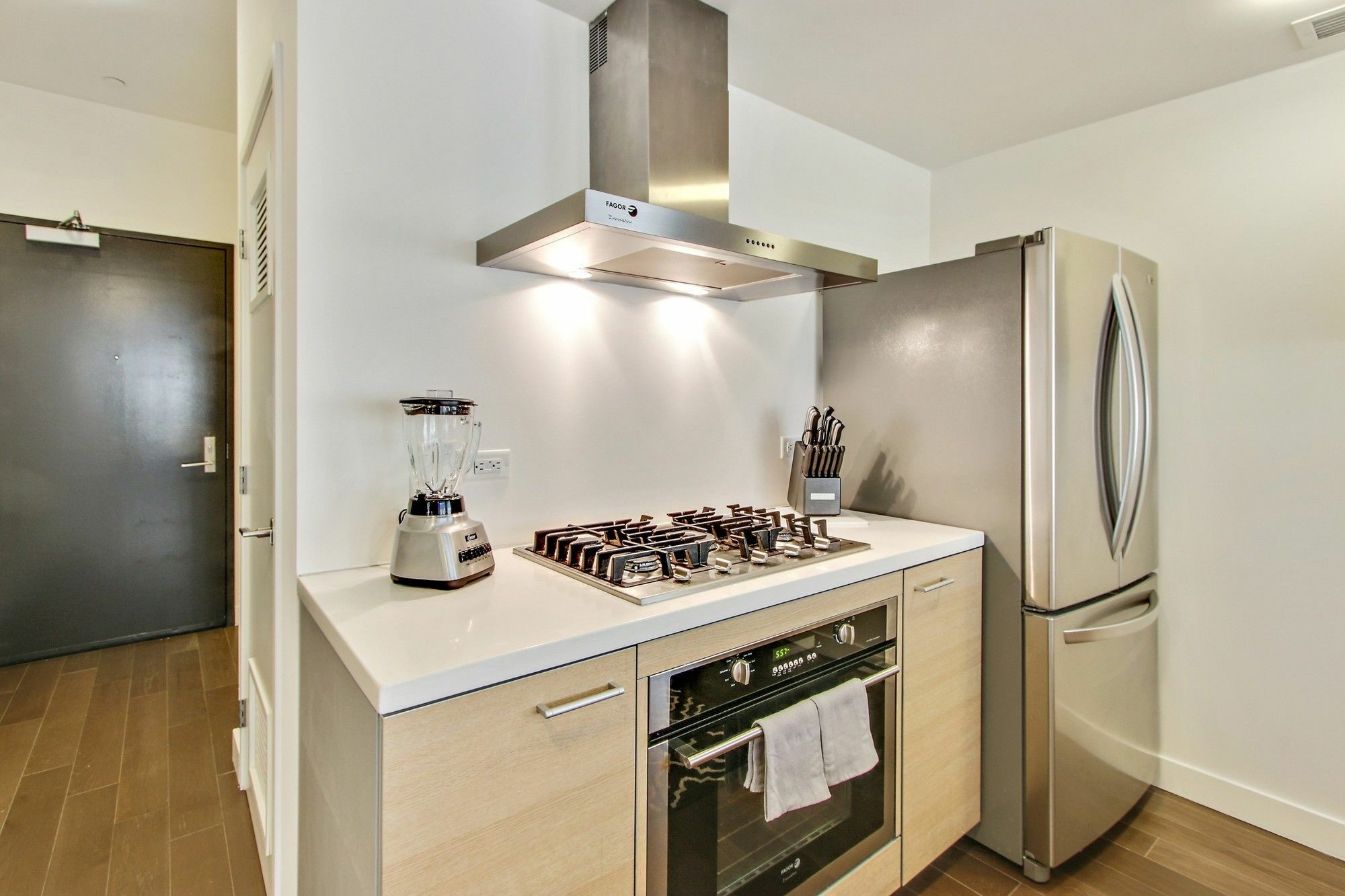 Global Luxury At Figueroa Street